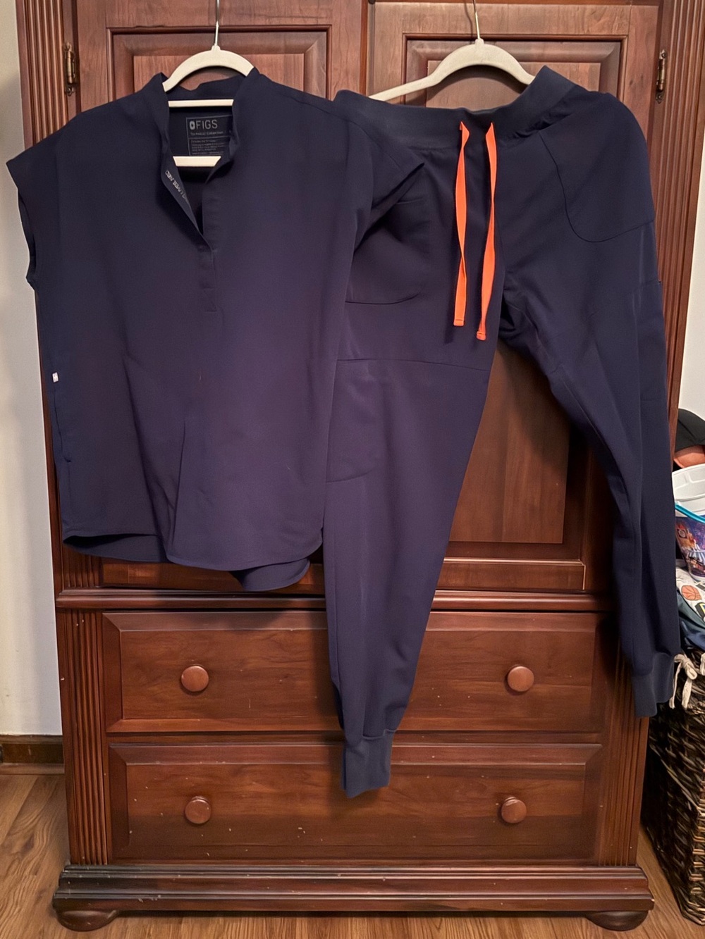 Figs Women’s Navy Scrub Top and Jogger Set